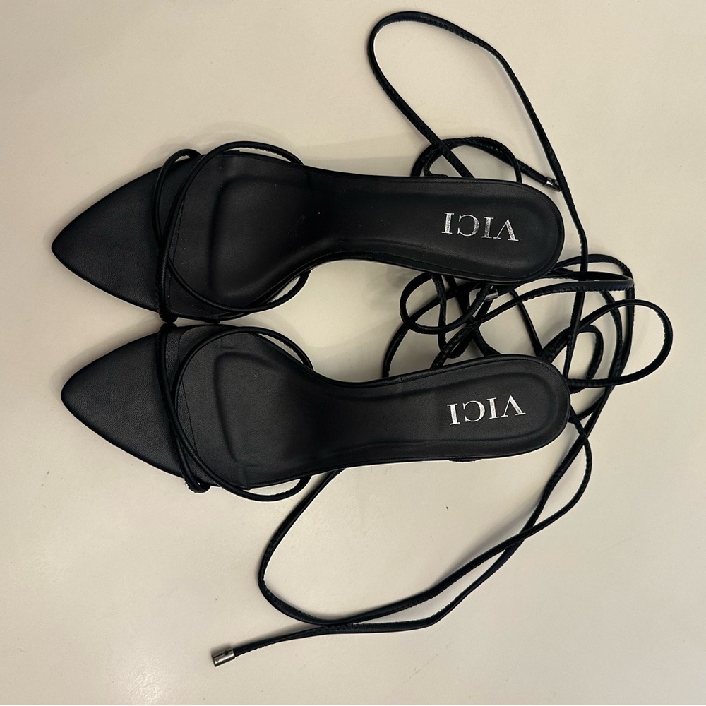 Women’s Vici Lace Up Sandals Size 9